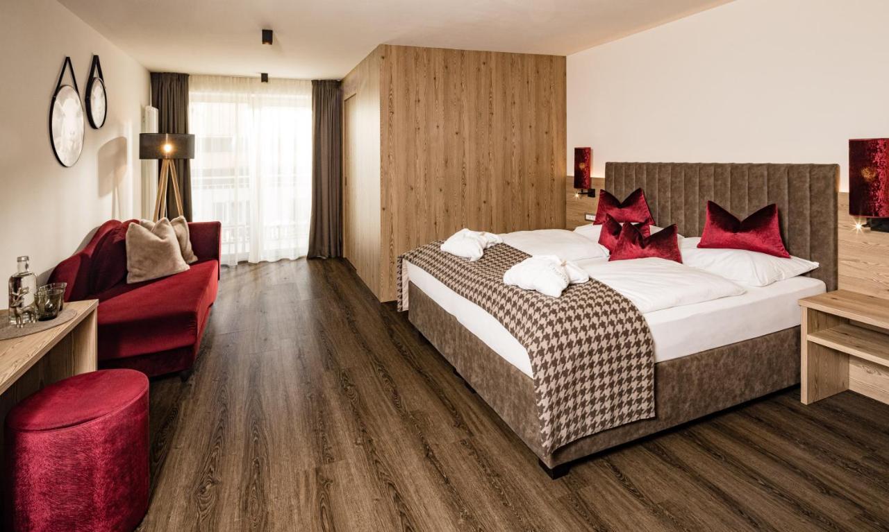 Hotel Touring Dolomites Santa Cristina Val Gardena Экстерьер фото