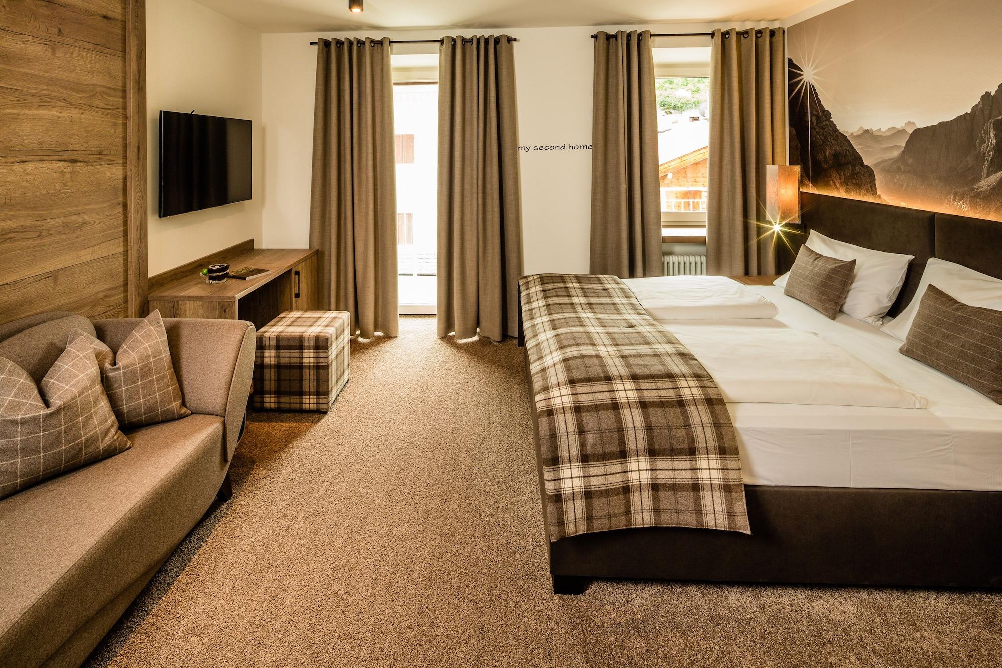 Hotel Touring Dolomites Santa Cristina Val Gardena Экстерьер фото