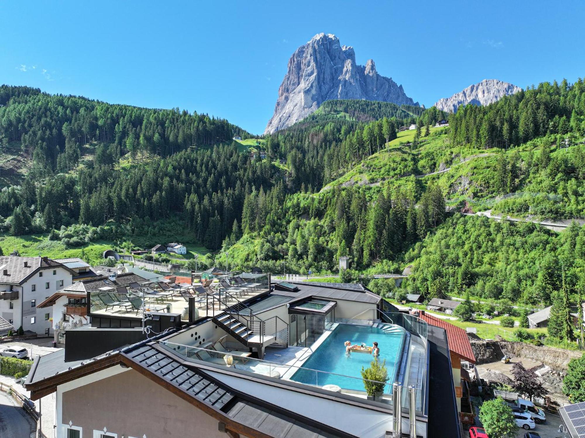 Hotel Touring Dolomites Santa Cristina Val Gardena Экстерьер фото