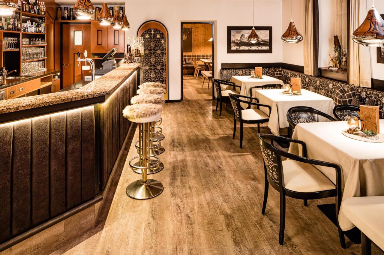 Hotel Touring Dolomites Santa Cristina Val Gardena Экстерьер фото