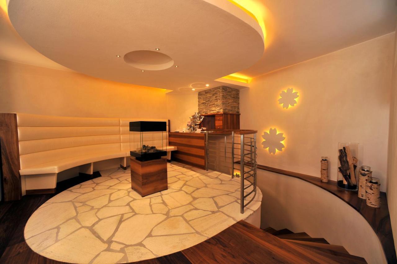 Hotel Touring Dolomites Santa Cristina Val Gardena Экстерьер фото